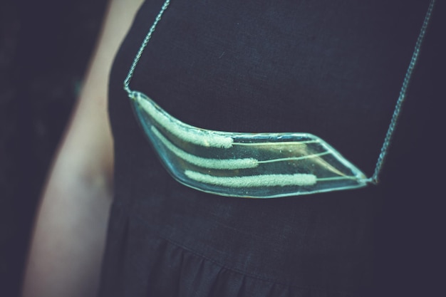 Nowoczesny haft na koszuli